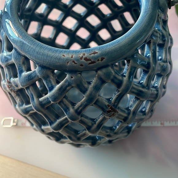 Hanna’s Handiworks Lantern Candle Holder with Handle - Picture 5 of 6